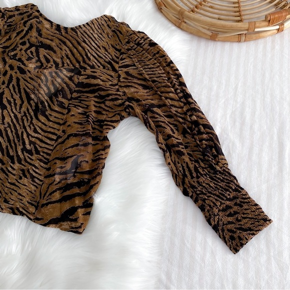 Gianni Tiger Print Bishop Sleeve Top Tie Back Animal Print Brown Orange NEW - Picture 12 of 16